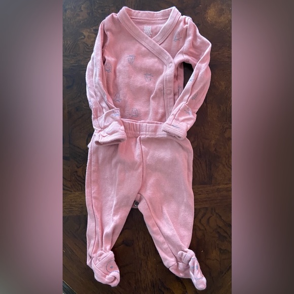 Infant girl newborn bundle - Picture 3 of 4